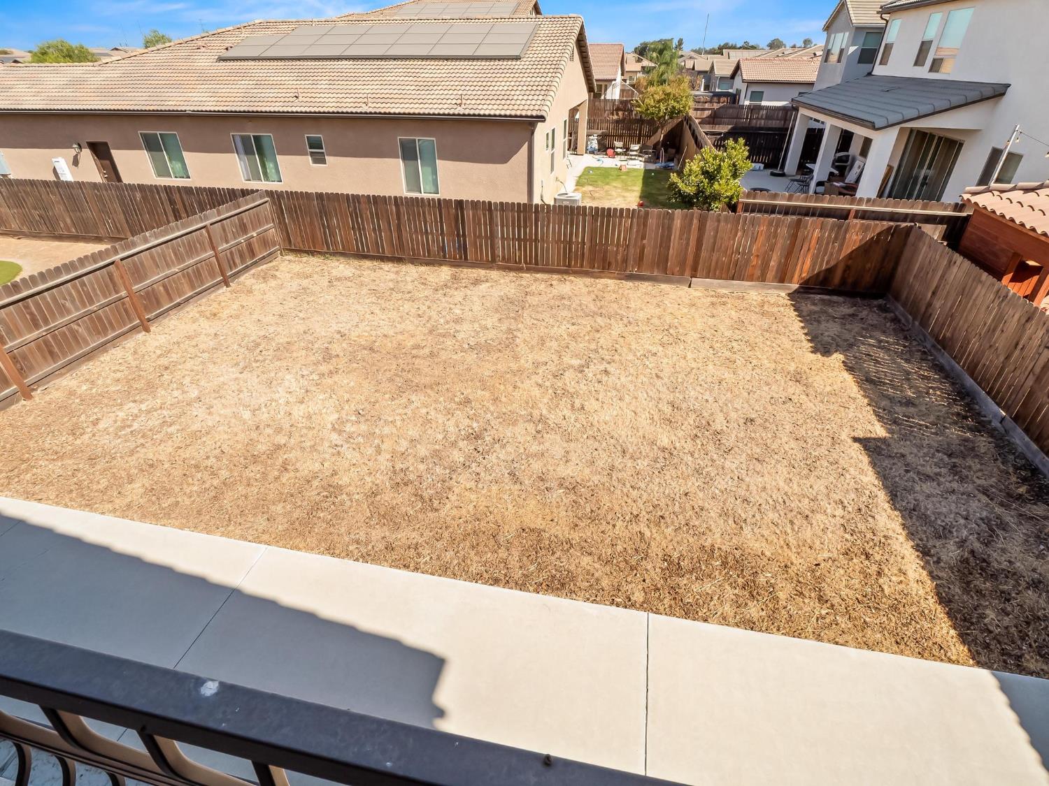 2710 N Laverne Ave, Fresno, CA 93727