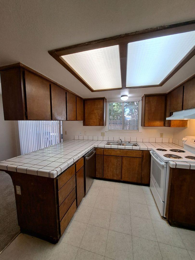4779 N Cedar Ave #101, Fresno, CA 93726