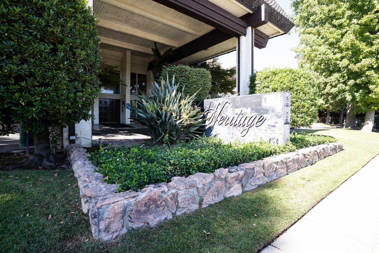 4919 N Millbrook Ave #207, Fresno, CA 93726