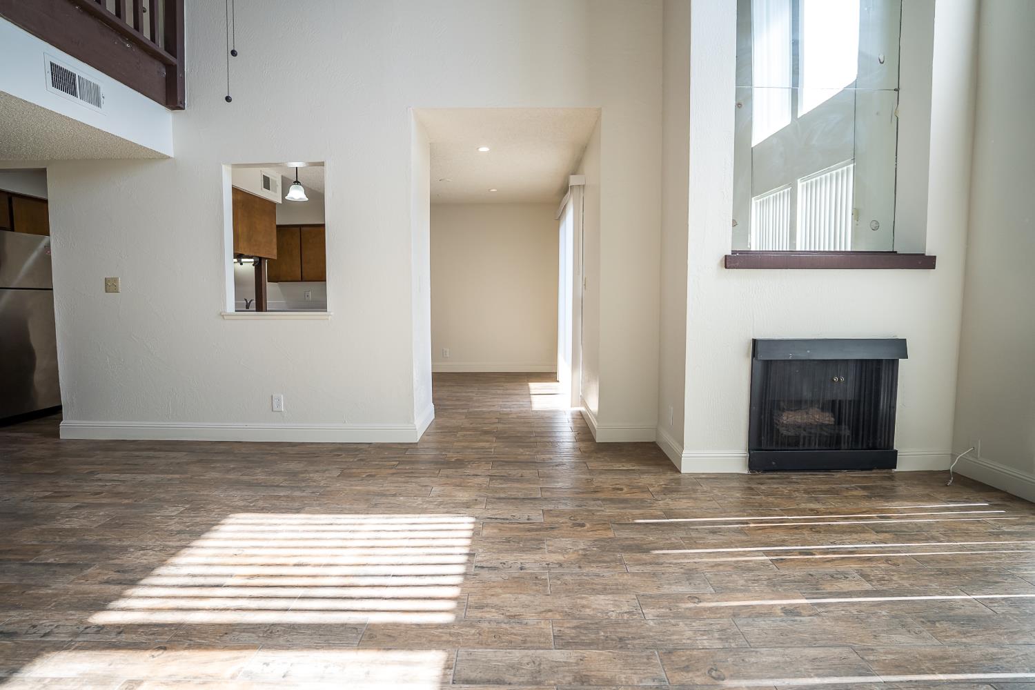 4919 N Millbrook Ave #207, Fresno, CA 93726