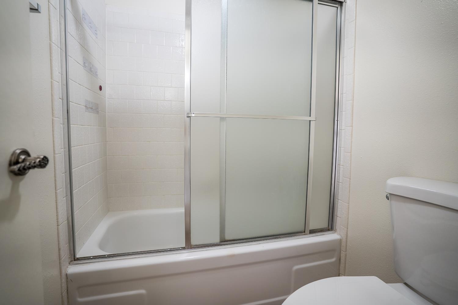 4919 N Millbrook Ave #207, Fresno, CA 93726