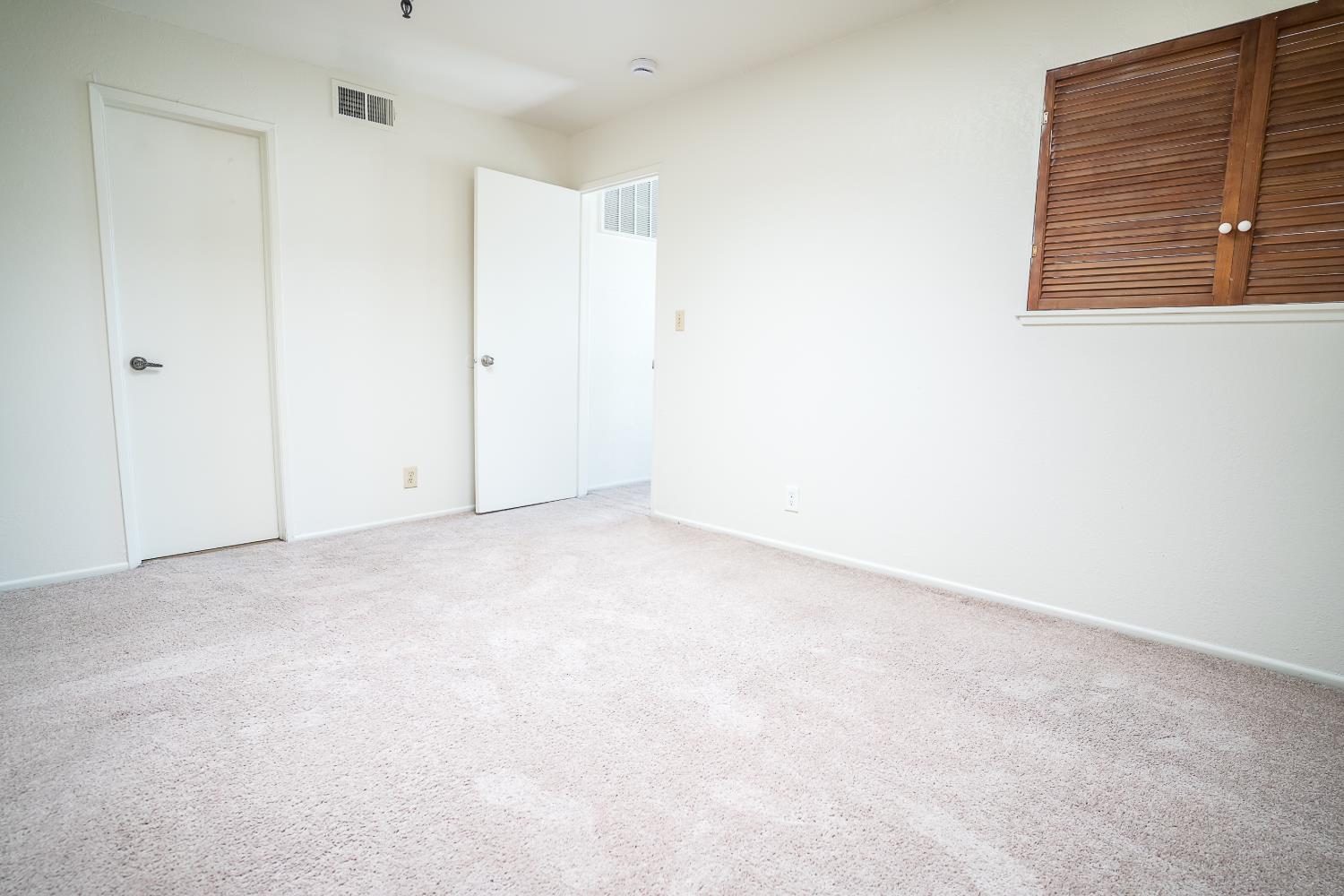 4919 N Millbrook Ave #207, Fresno, CA 93726