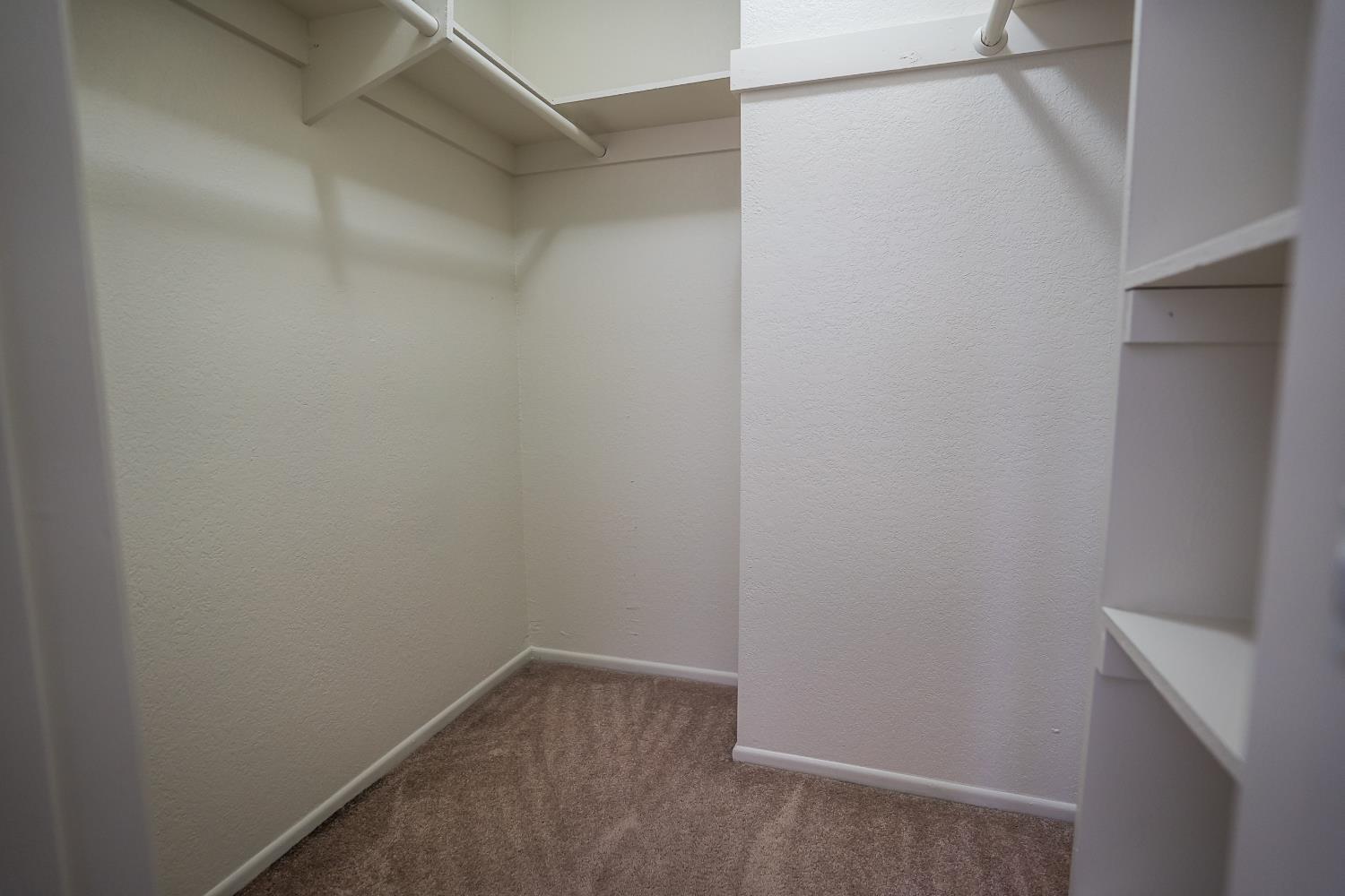 4919 N Millbrook Ave #207, Fresno, CA 93726