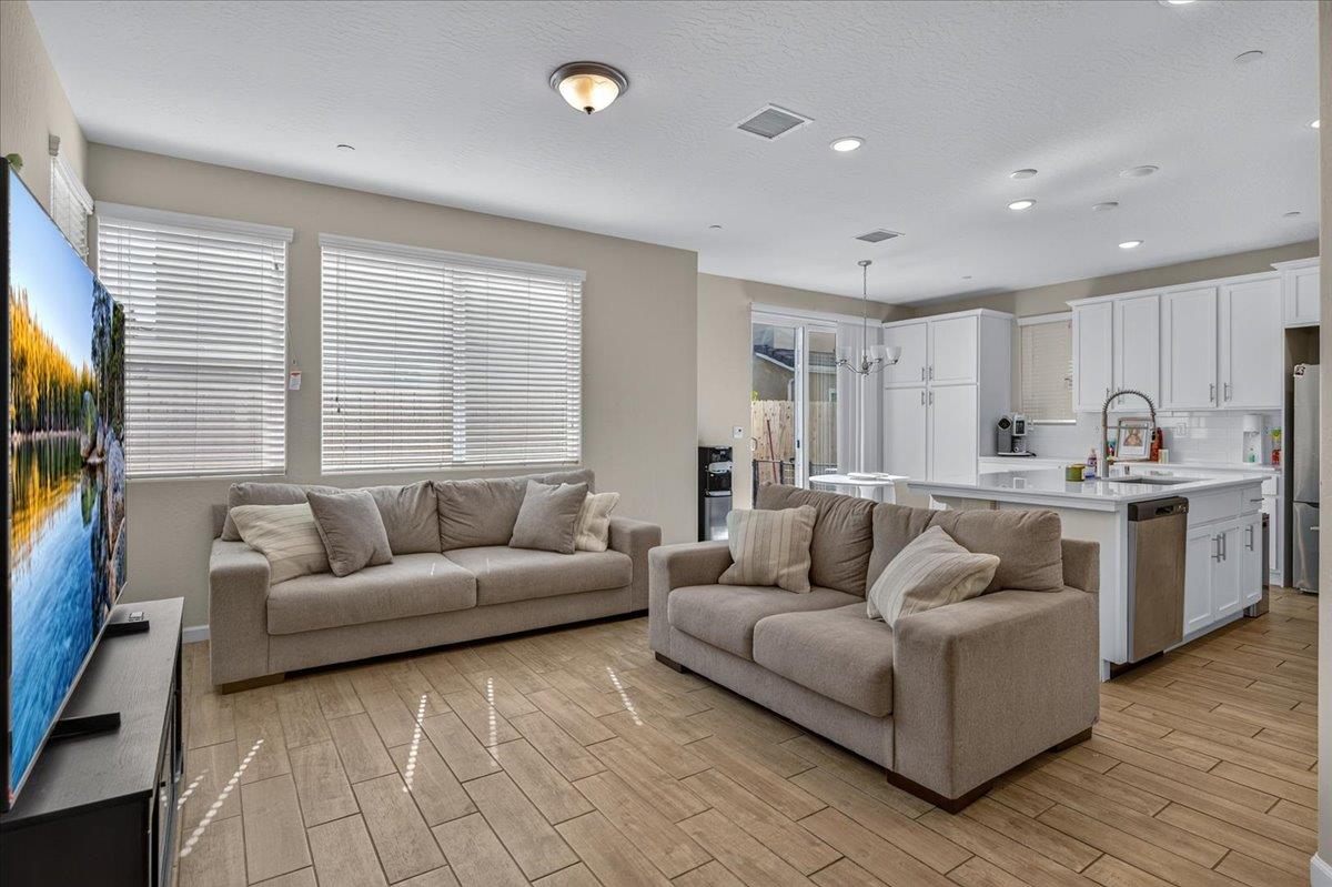 1118 N Elevations Way W, Madera, CA 93636