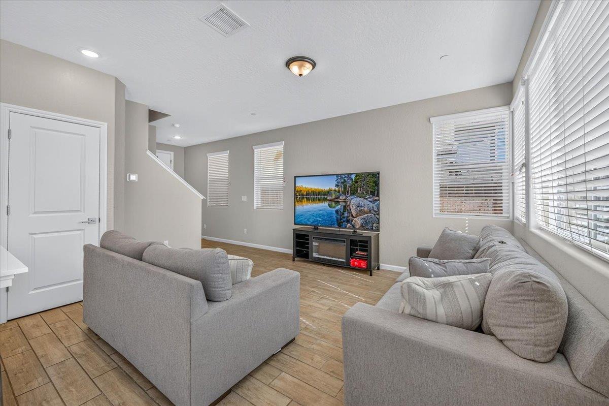 1118 N Elevations Way W, Madera, CA 93636
