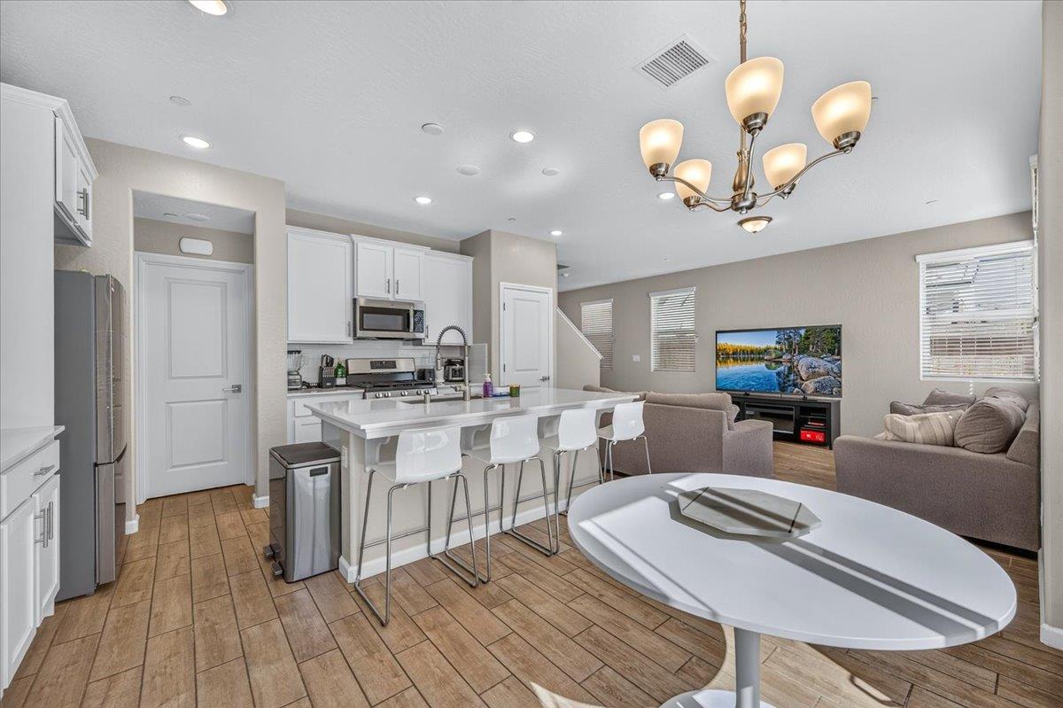 1118 N Elevations Way W, Madera, CA 93636