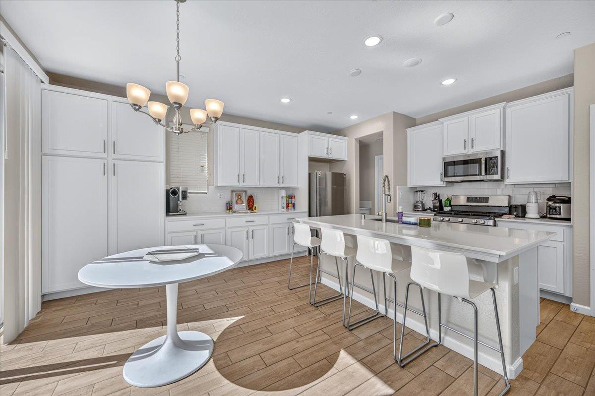 1118 N Elevations Way W, Madera, CA 93636