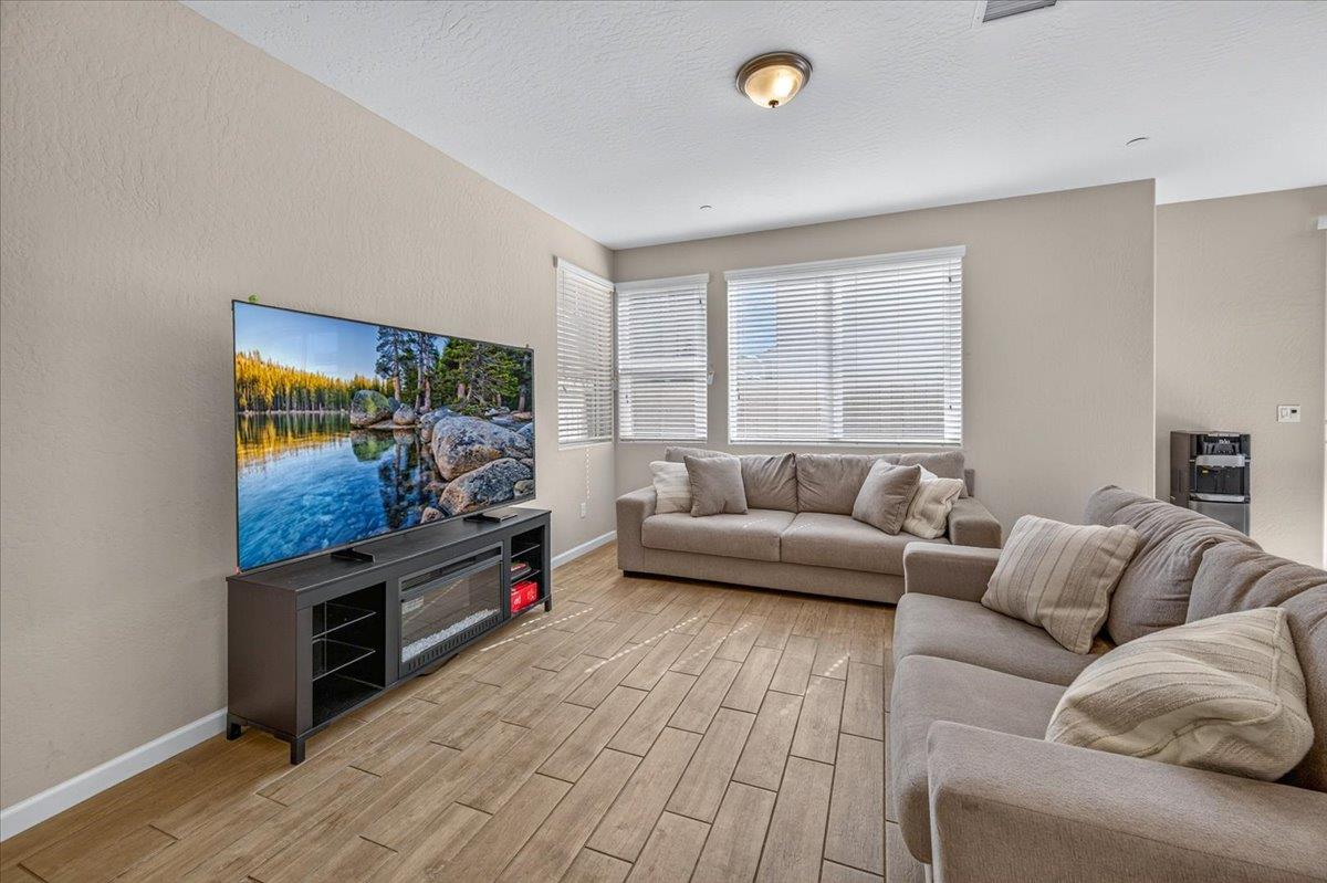 1118 N Elevations Way W, Madera, CA 93636