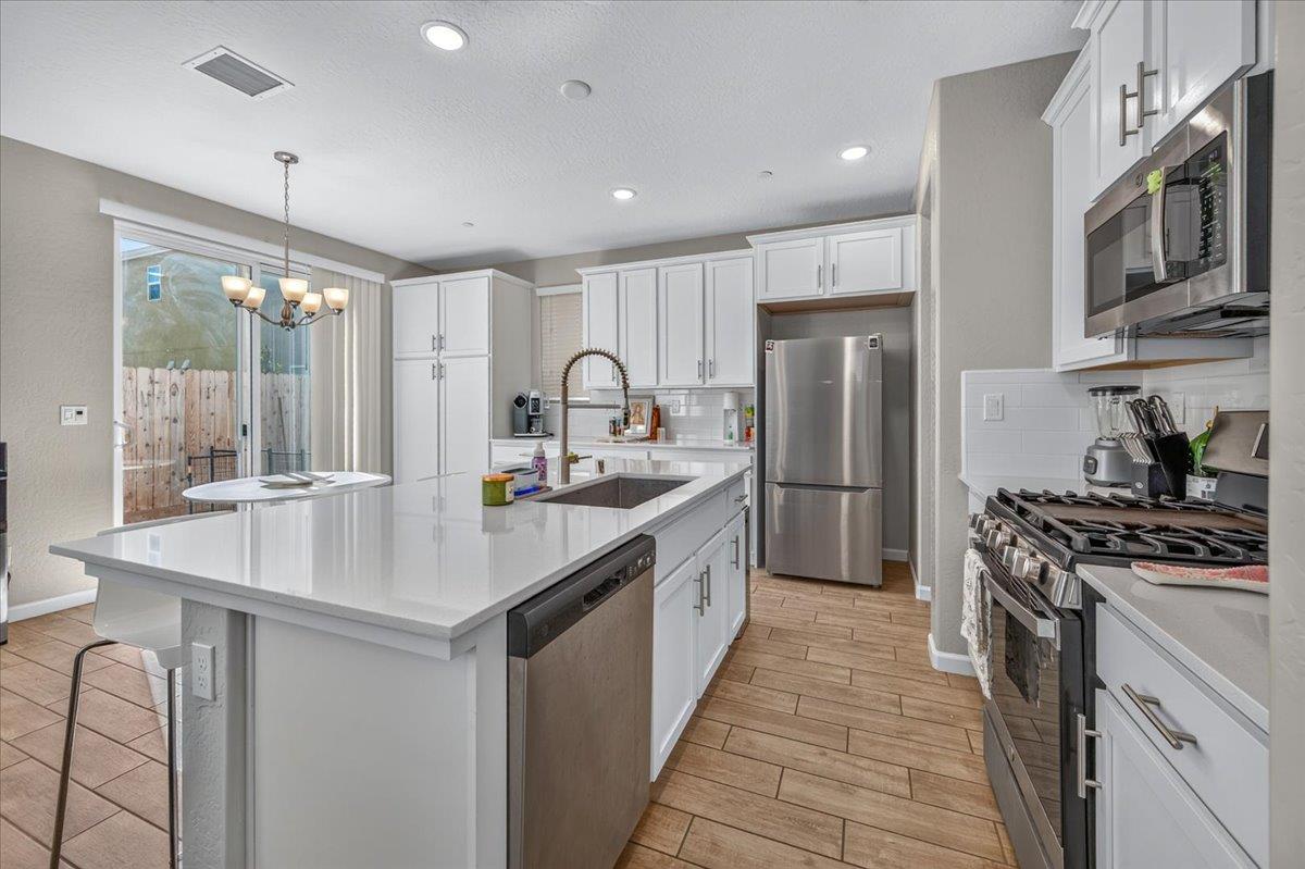 1118 N Elevations Way W, Madera, CA 93636