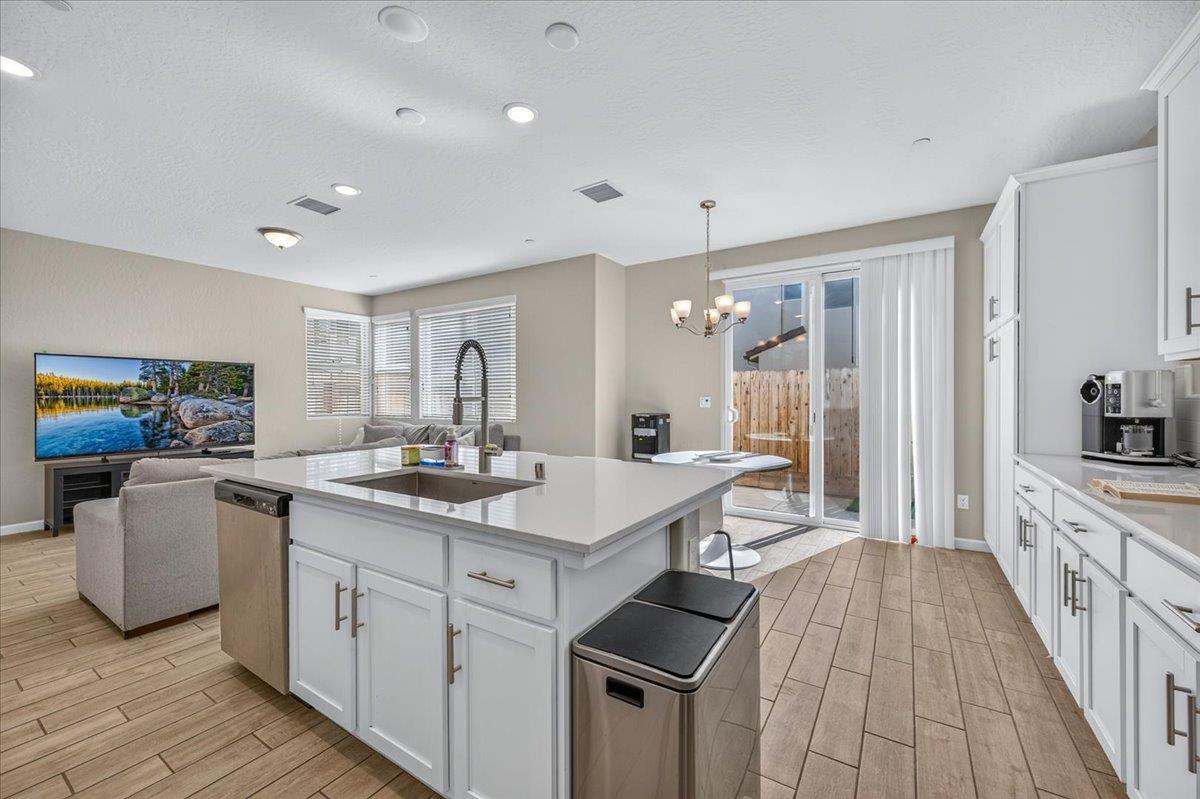 1118 N Elevations Way W, Madera, CA 93636