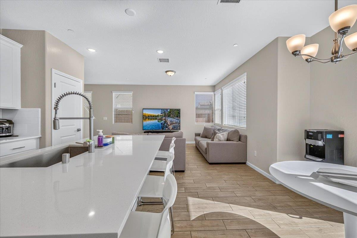 1118 N Elevations Way W, Madera, CA 93636