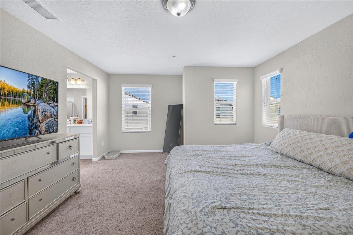 1118 N Elevations Way W, Madera, CA 93636