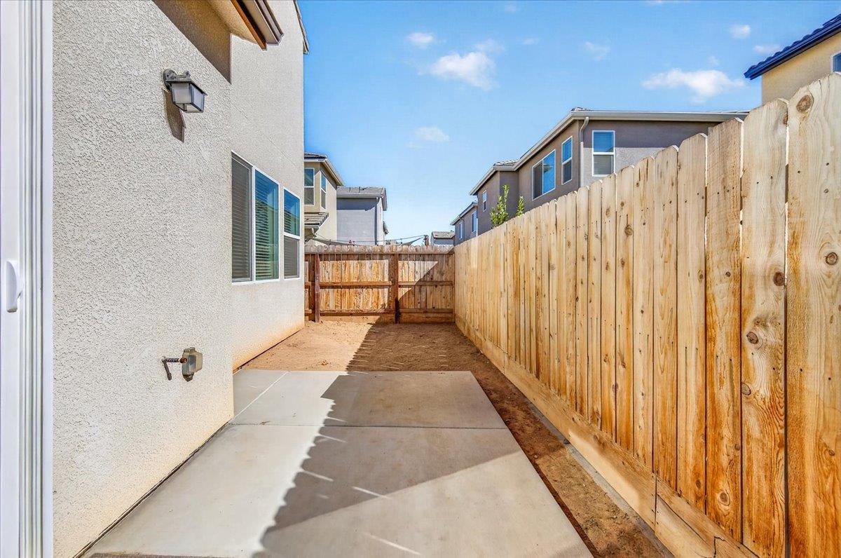 1118 N Elevations Way W, Madera, CA 93636
