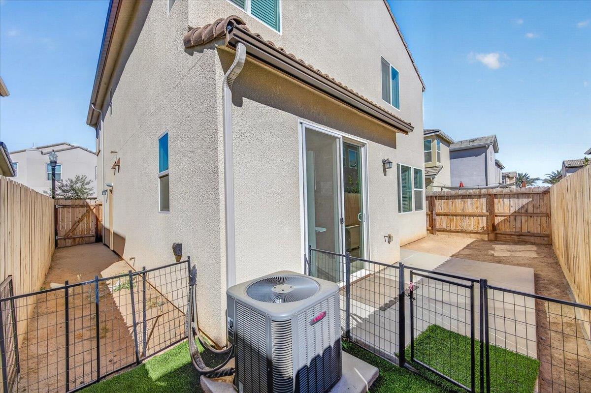 1118 N Elevations Way W, Madera, CA 93636