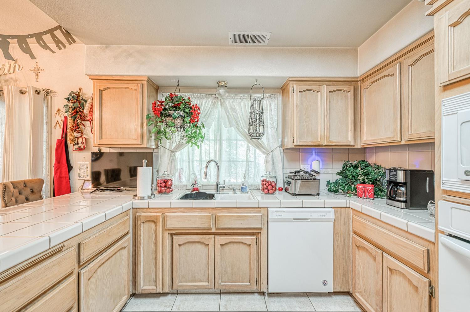 18891 Varden Dr, Madera, CA 93638