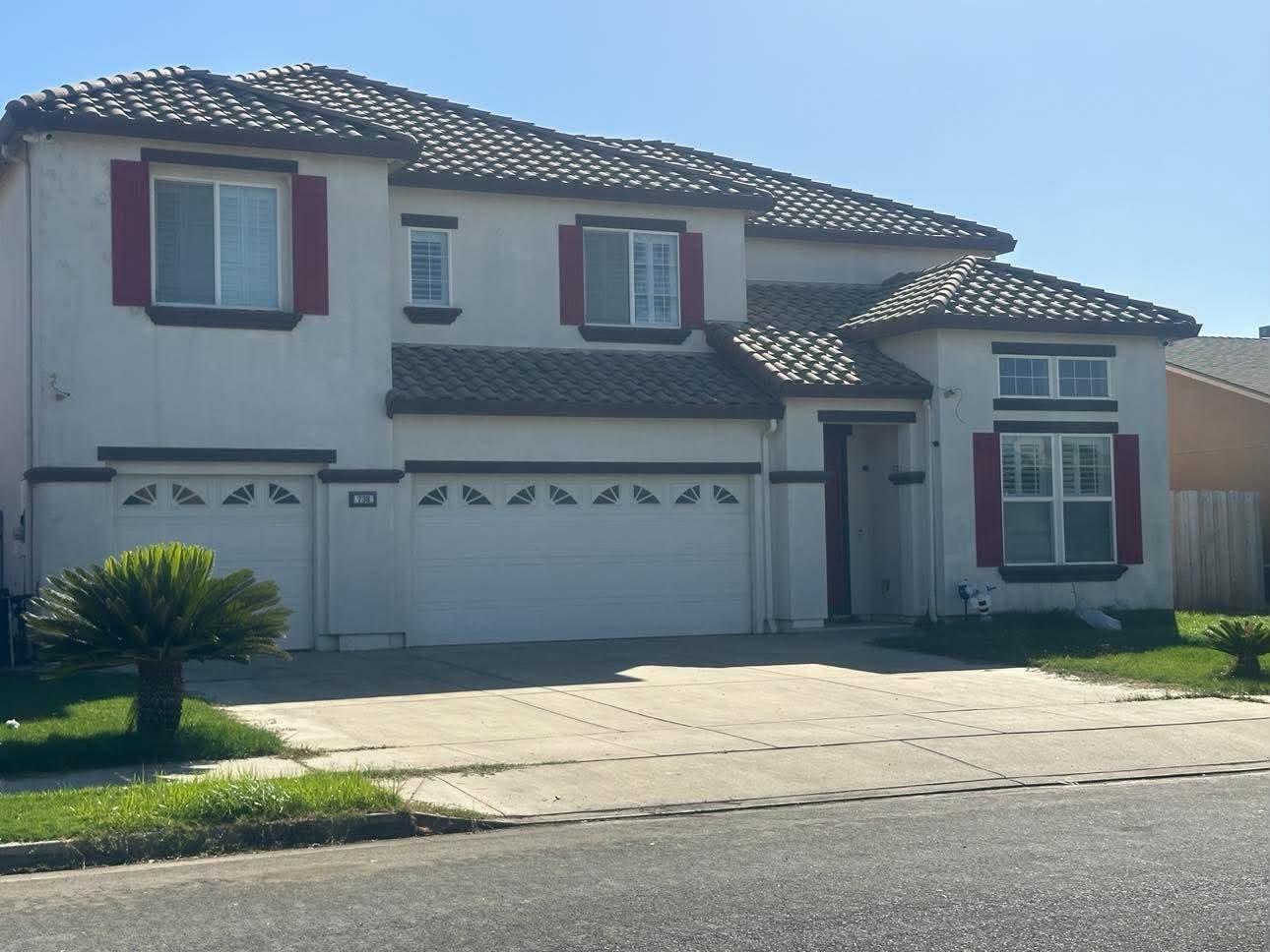 738 W Silvercrest Dr, Lindsay, CA 93247