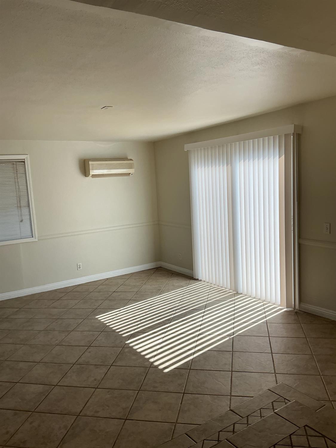 2902 N Fisher St, Fresno, CA 93703