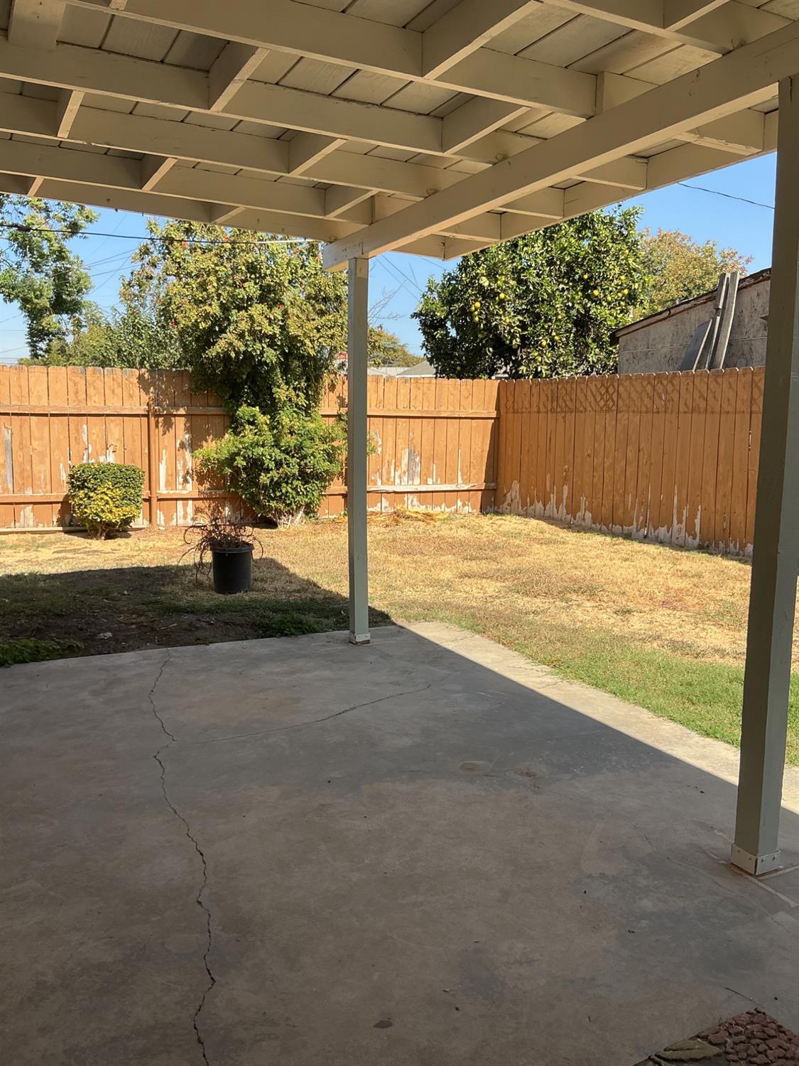 2902 N Fisher St, Fresno, CA 93703