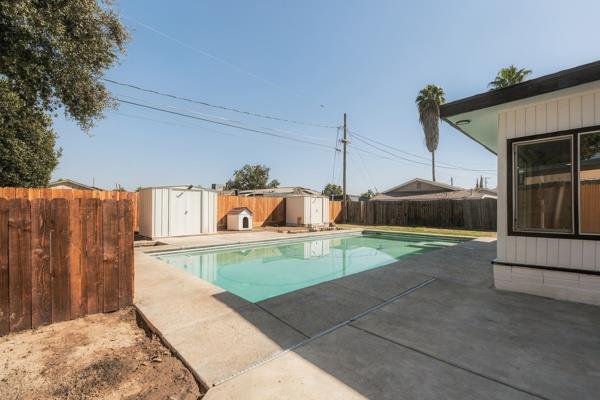 1921 N 11th Ave, Hanford, CA 93230