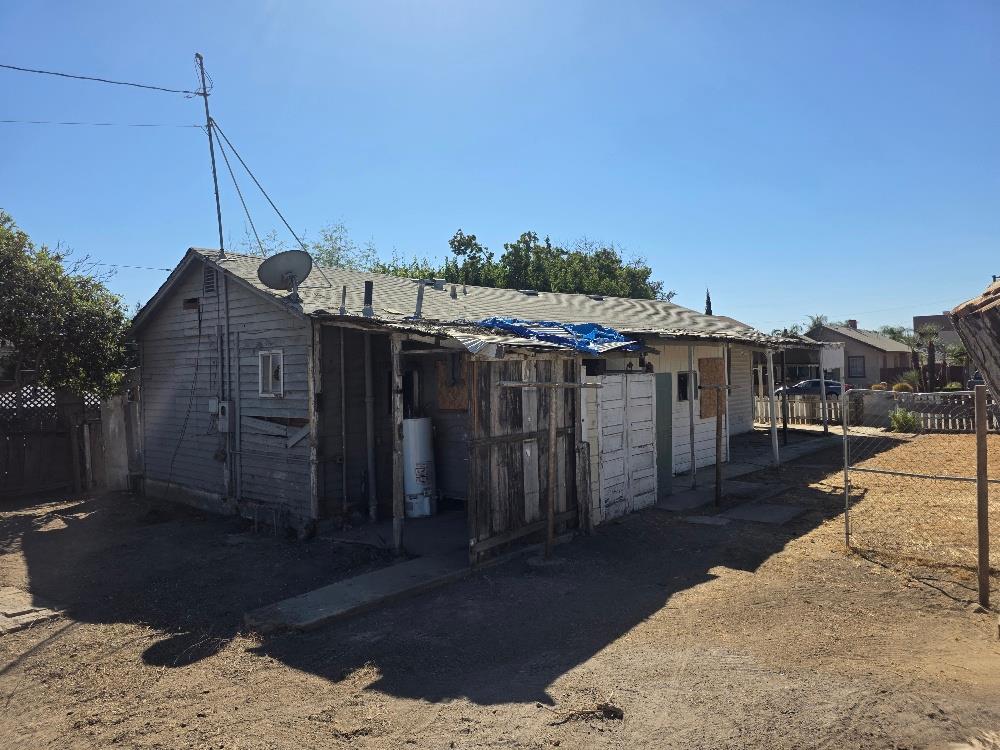 1348 J St, Reedley, CA 93654