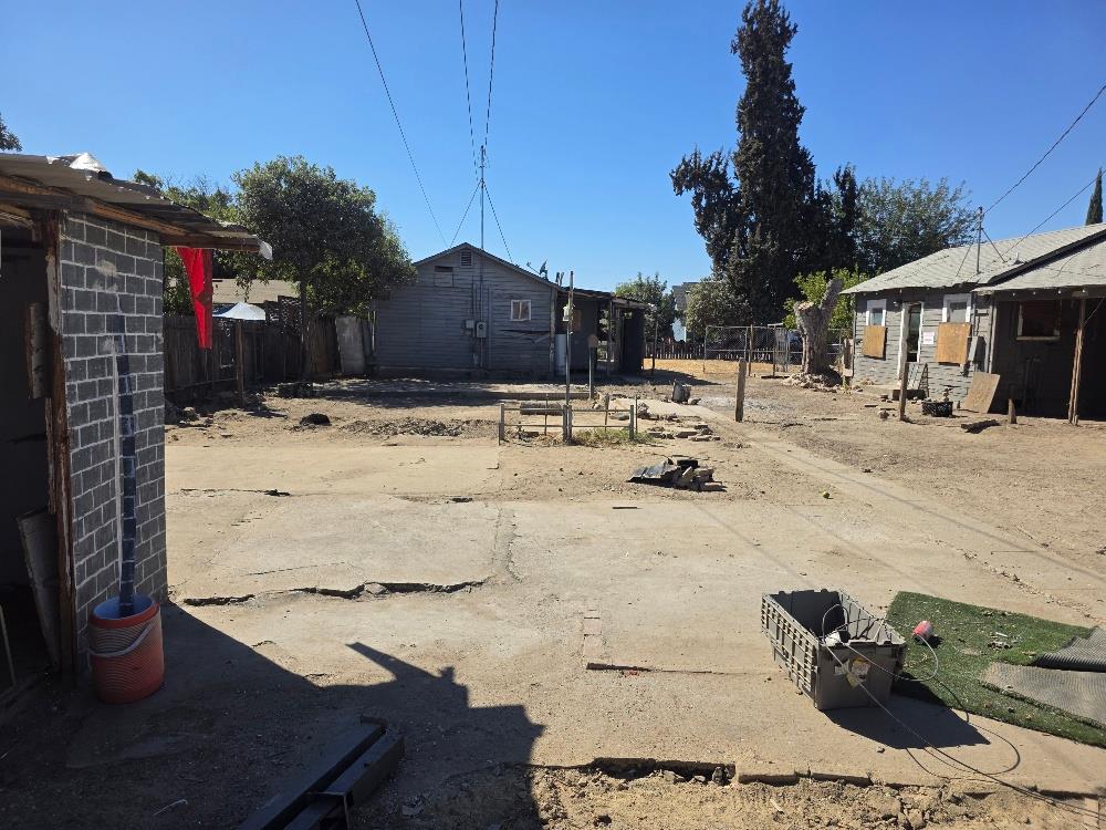 1348 J St, Reedley, CA 93654