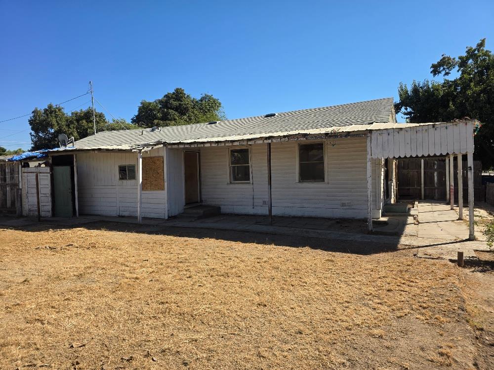 1348 J St, Reedley, CA 93654
