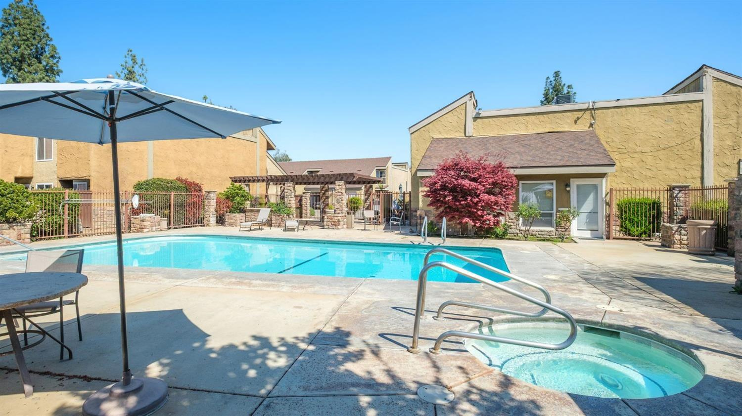 7166 N Fruit #121, Fresno, CA 93711