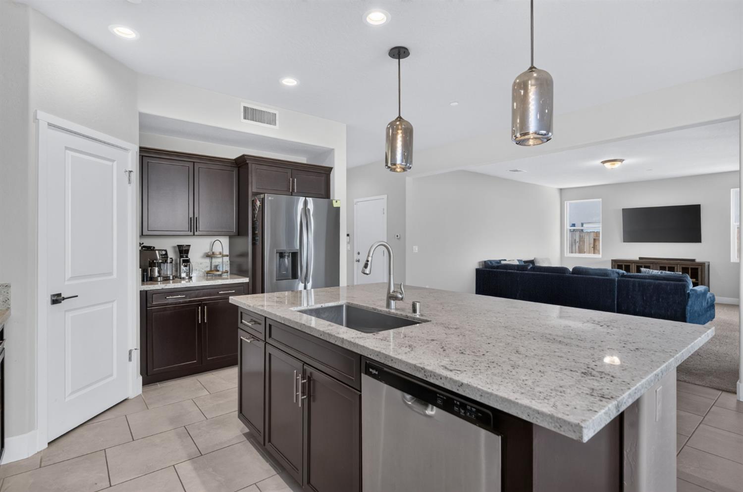 523 Talus Way S, Madera, CA 93636