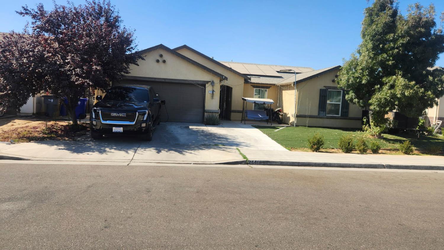 2446 S Playa Ave, Fresno, CA 93727