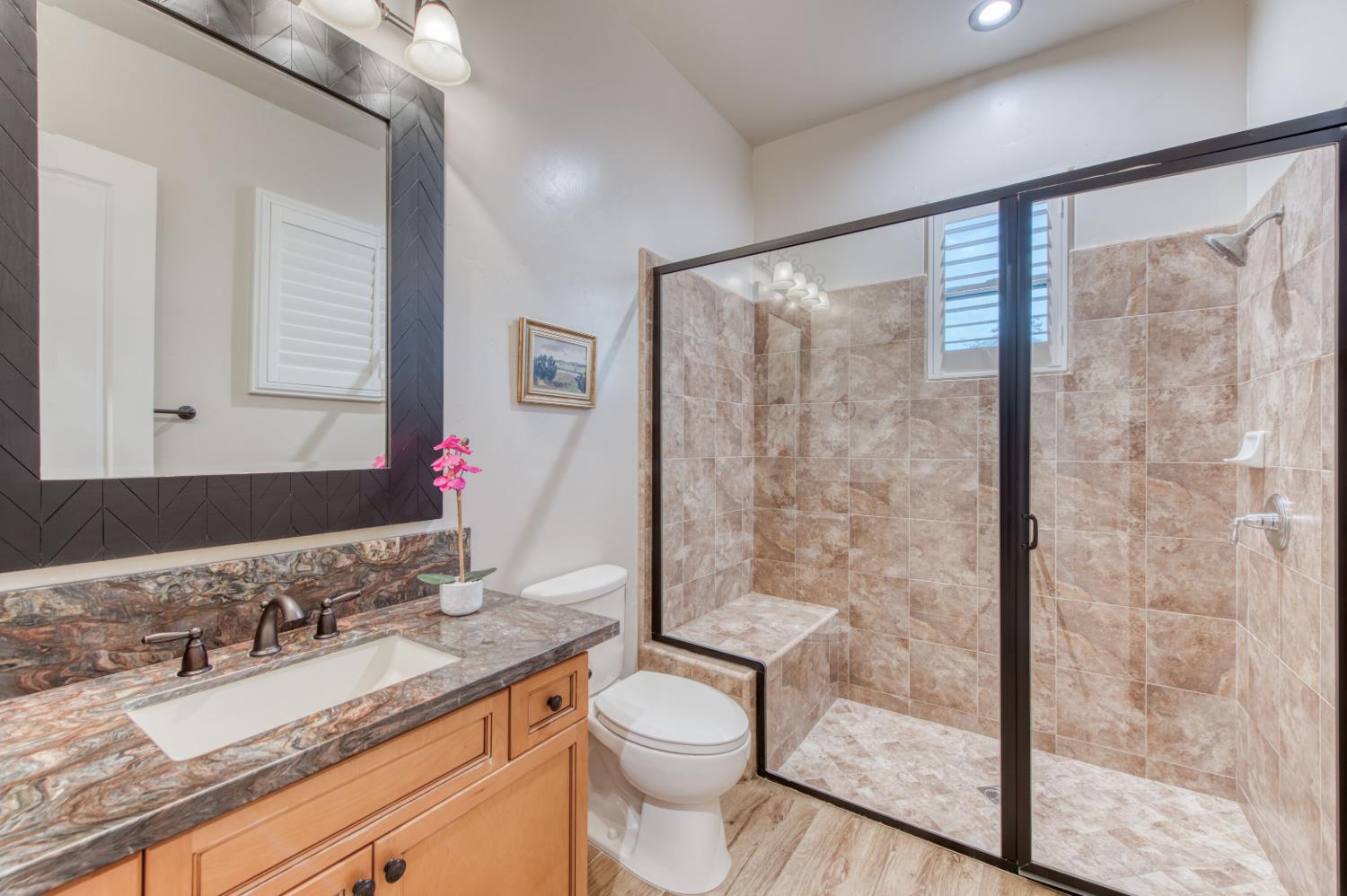 561 W Derbyshire Ln, Clovis, CA 93619