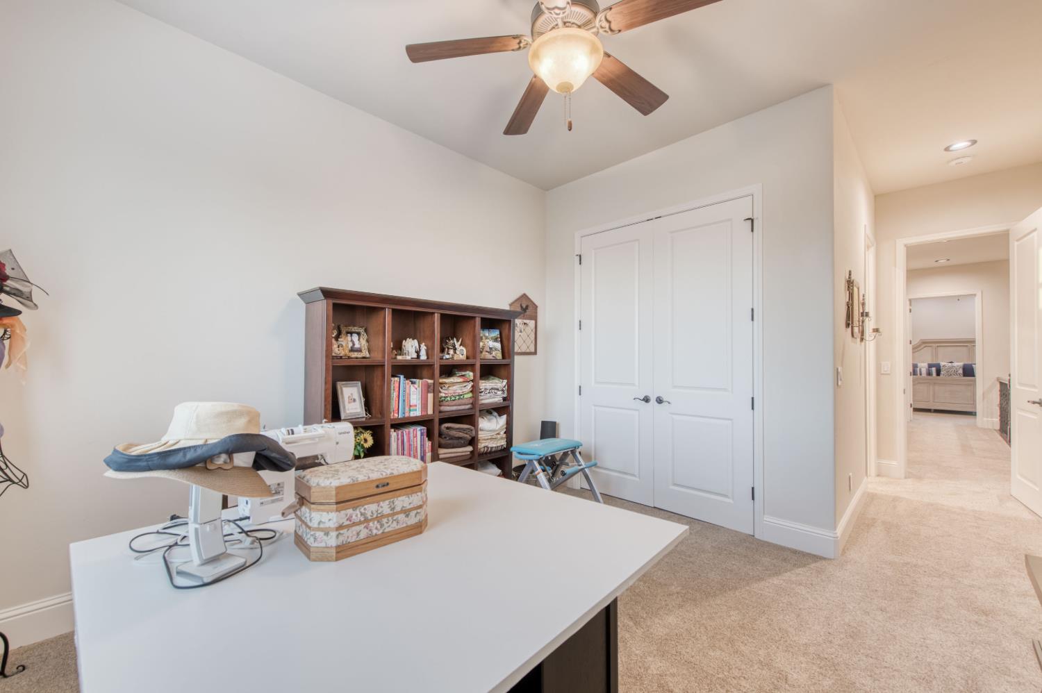 561 W Derbyshire Ln, Clovis, CA 93619