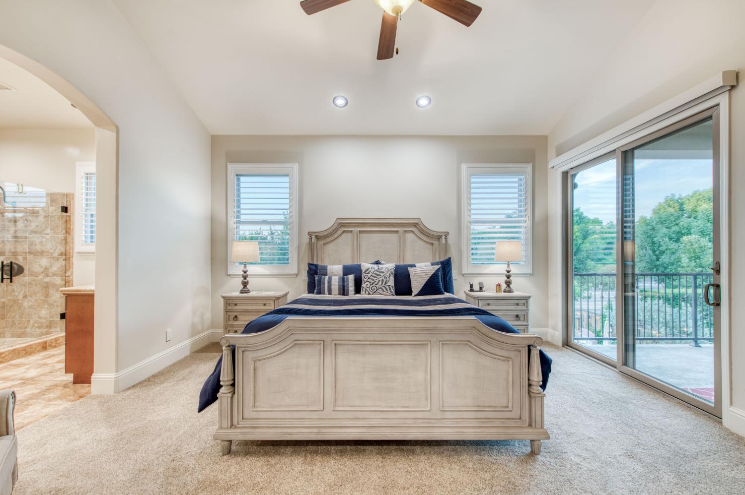 561 W Derbyshire Ln, Clovis, CA 93619