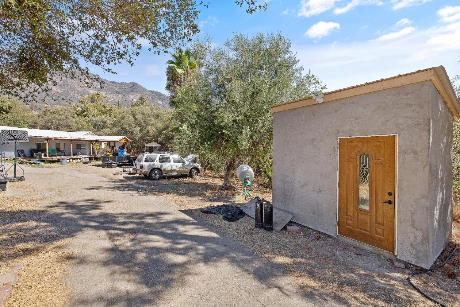 37590 E Kings Canyon Rd, Dunlap, CA 93621