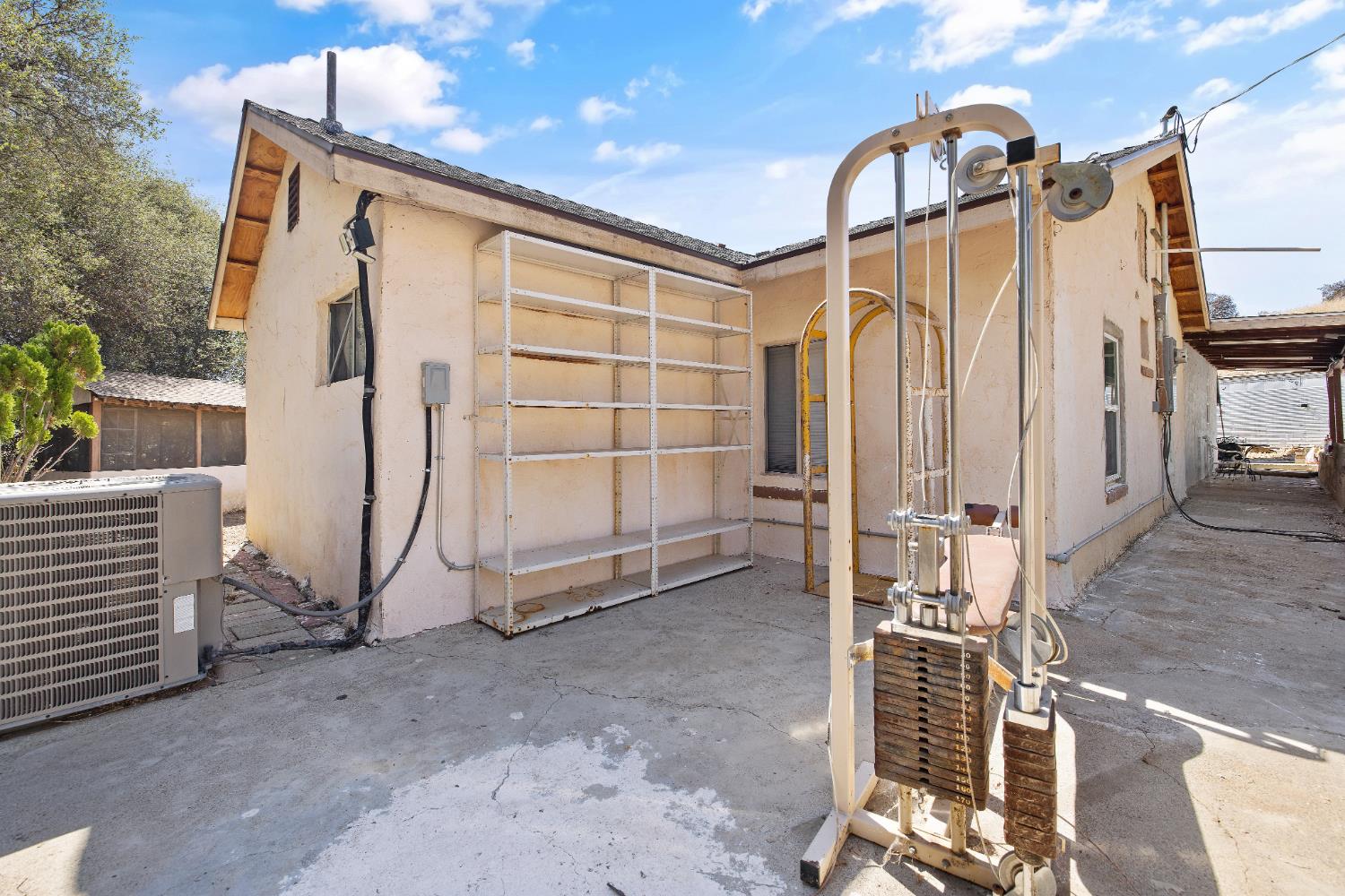 37590 E Kings Canyon Rd, Dunlap, CA 93621