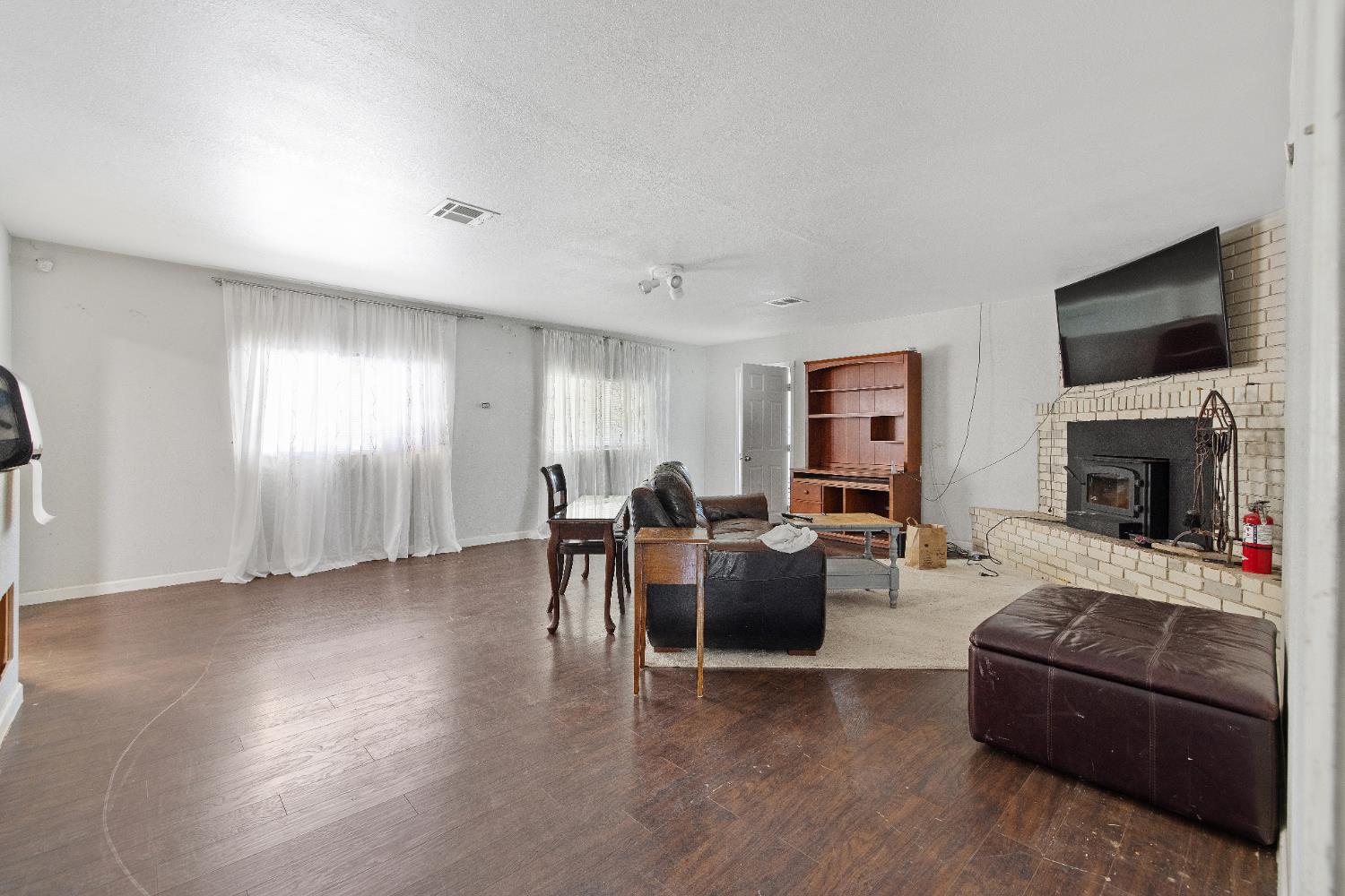 37590 E Kings Canyon Rd, Dunlap, CA 93621