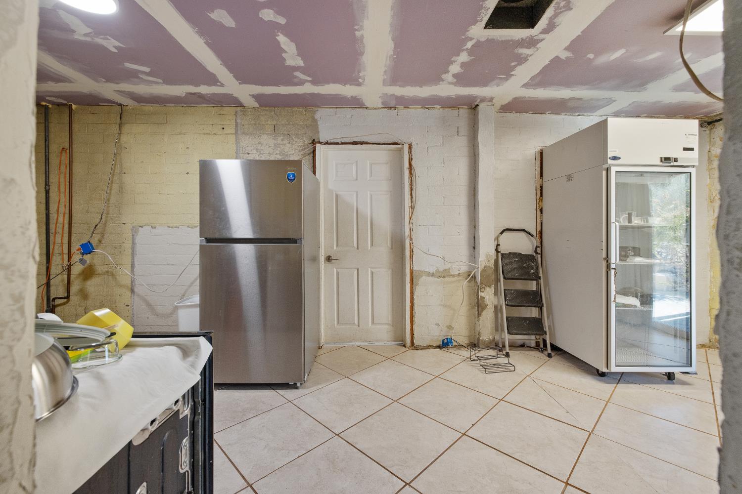 37590 E Kings Canyon Rd, Dunlap, CA 93621