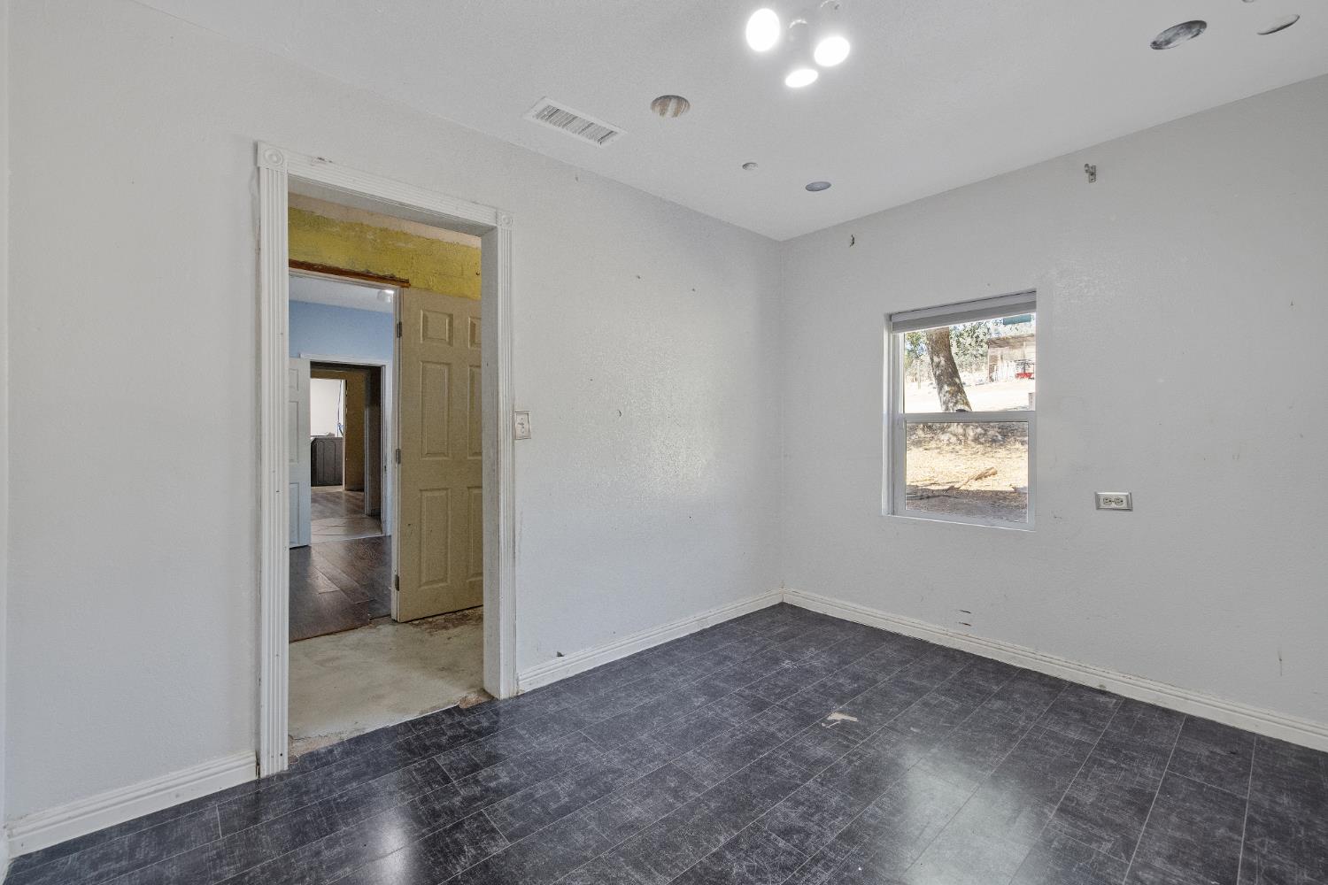 37590 E Kings Canyon Rd, Dunlap, CA 93621