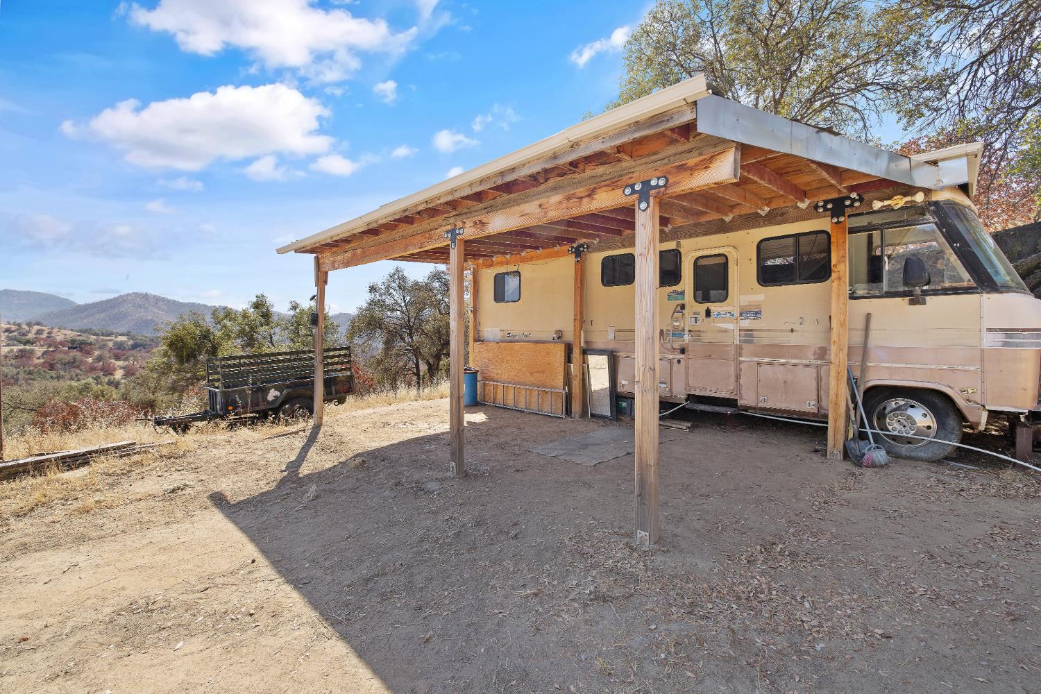 37590 E Kings Canyon Rd, Dunlap, CA 93621
