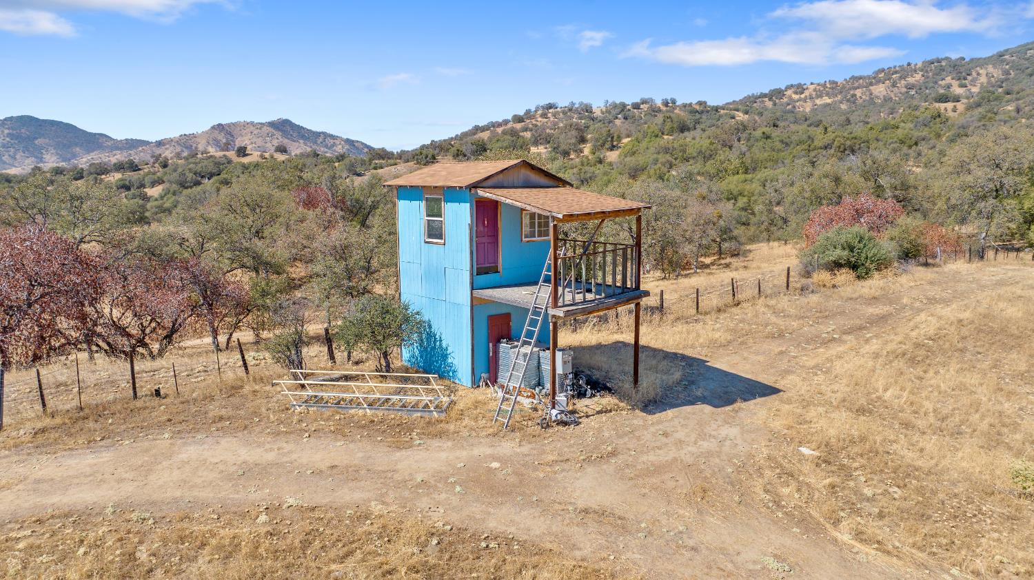 37590 E Kings Canyon Rd, Dunlap, CA 93621