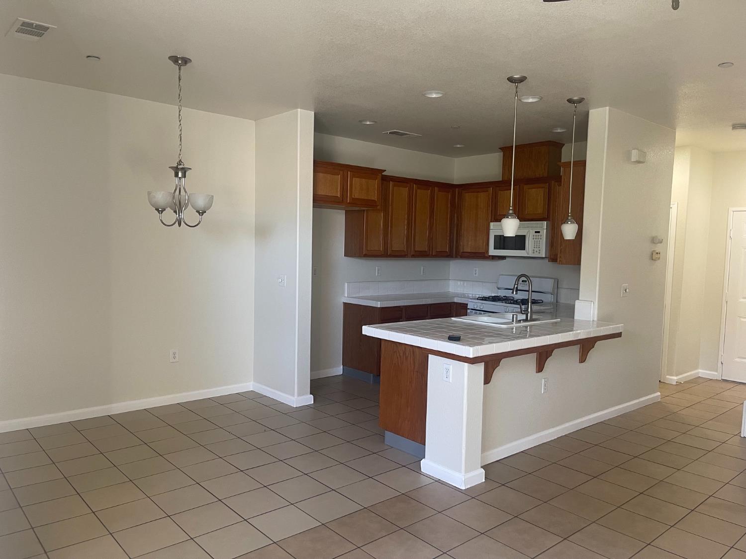 1128 W Walter Ave #61, Fowler, CA 93625