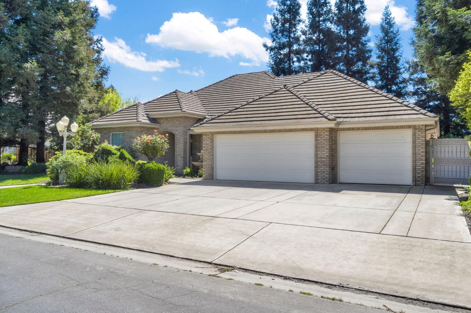 5025 W Birch Ave, Fresno, CA 93722