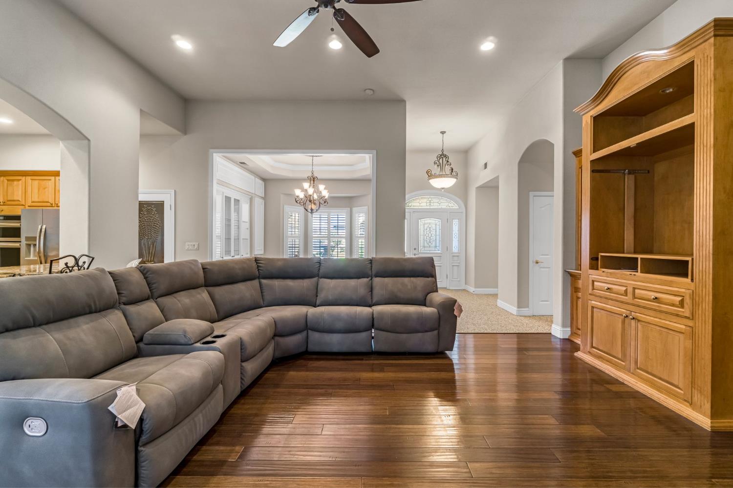 5025 W Birch Ave, Fresno, CA 93722
