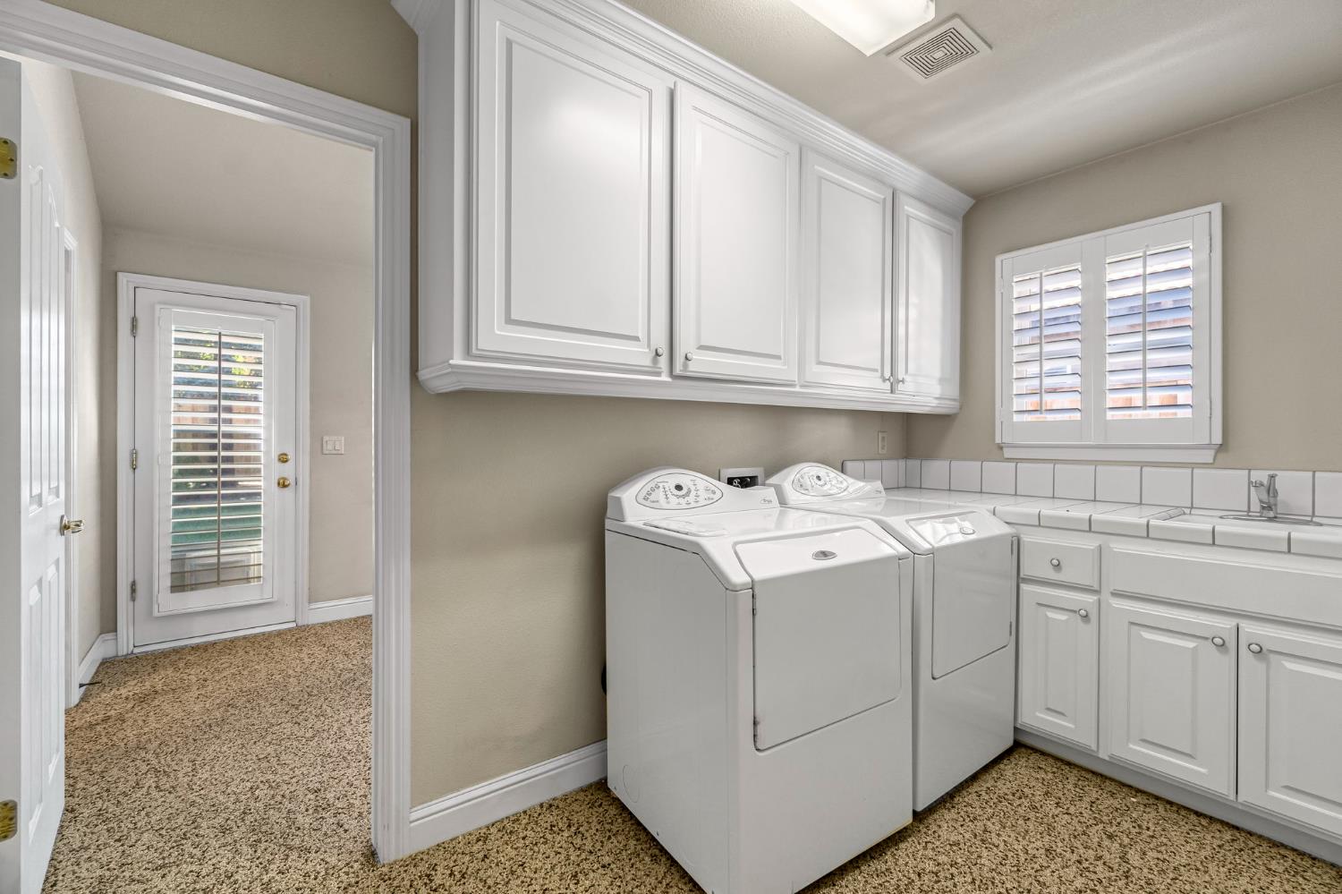 5025 W Birch Ave, Fresno, CA 93722