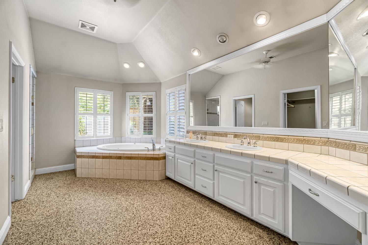 5025 W Birch Ave, Fresno, CA 93722