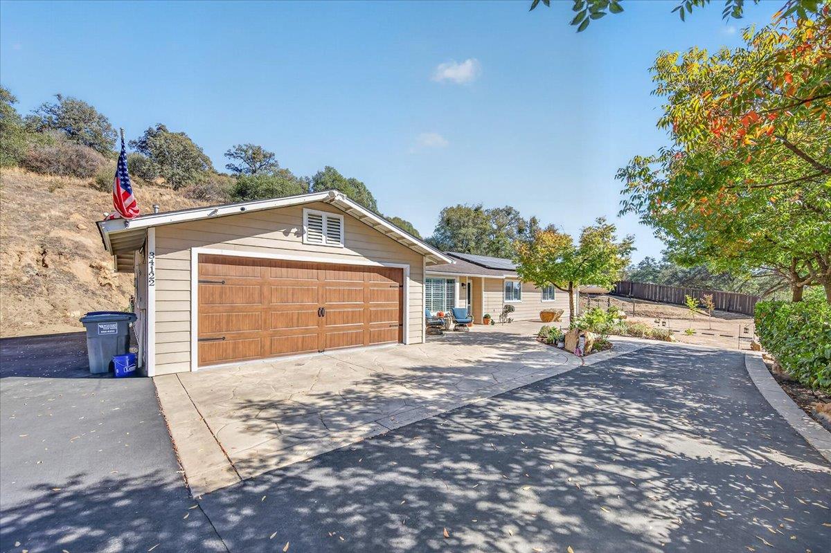 34122 Powerhouse Rd, Auberry, CA 93602