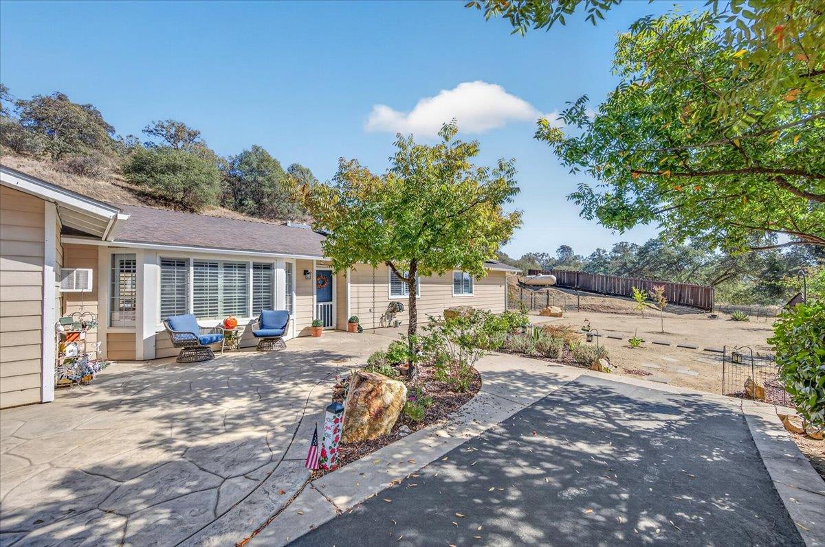 34122 Powerhouse Rd, Auberry, CA 93602