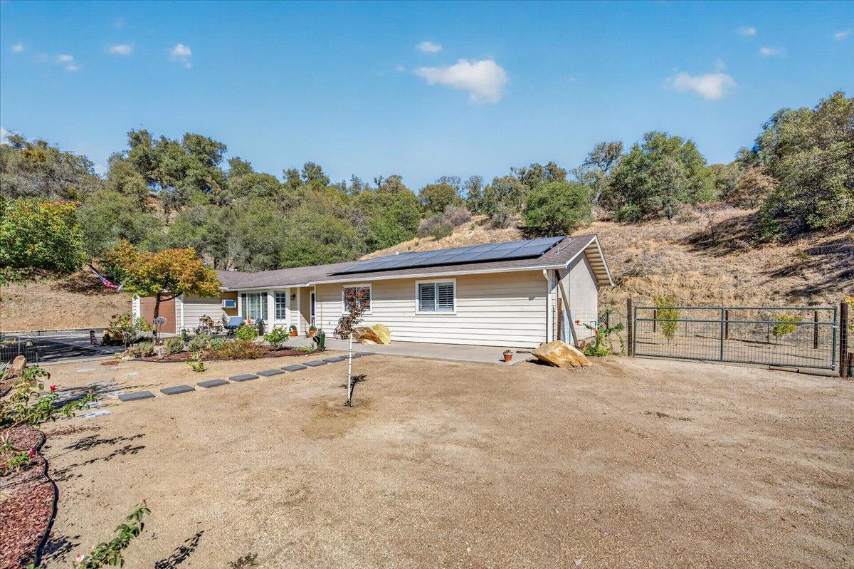 34122 Powerhouse Rd, Auberry, CA 93602
