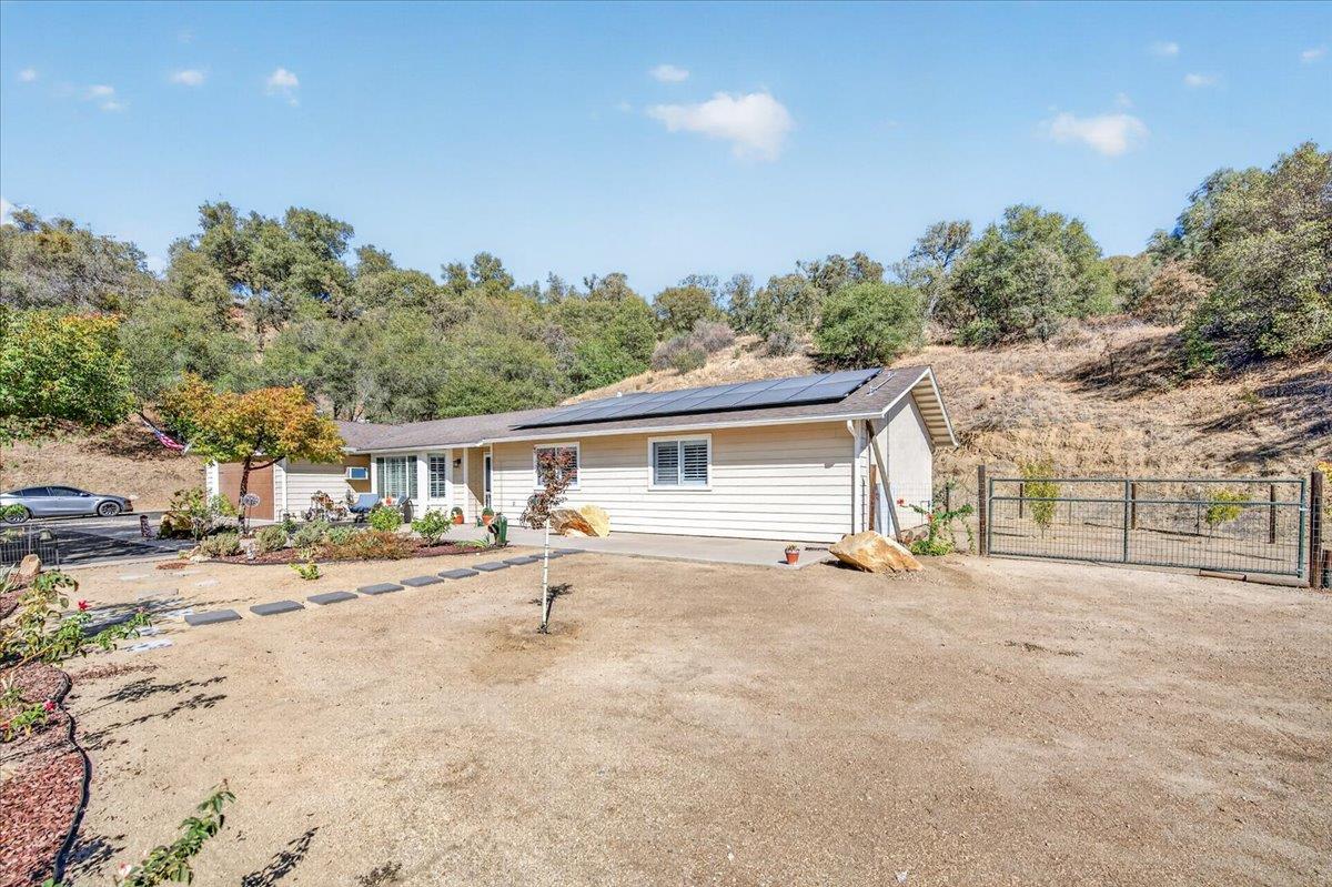 34122 Powerhouse Rd, Auberry, CA 93602