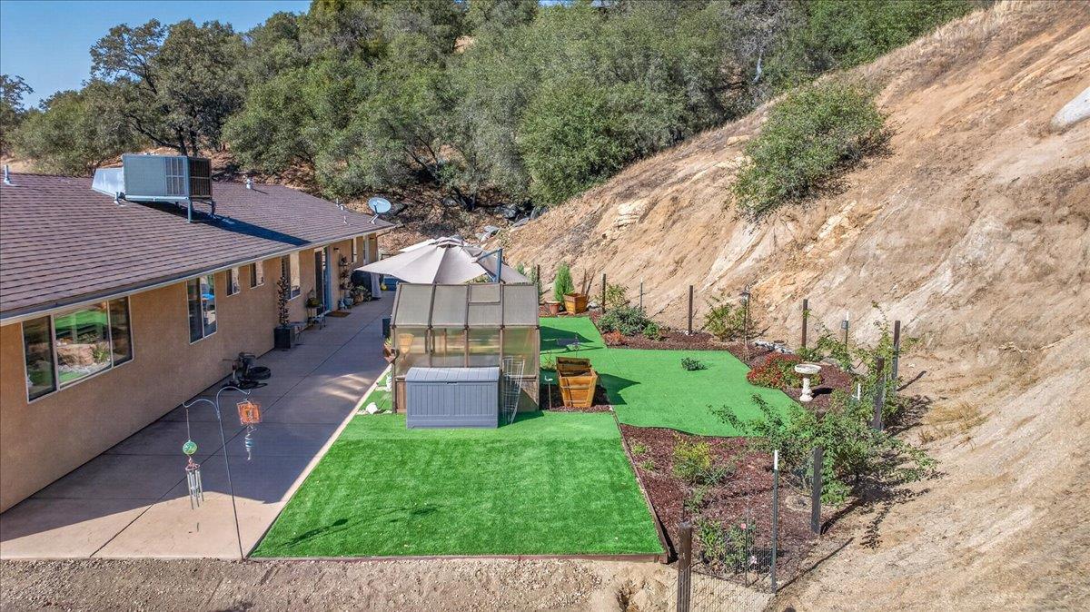 34122 Powerhouse Rd, Auberry, CA 93602