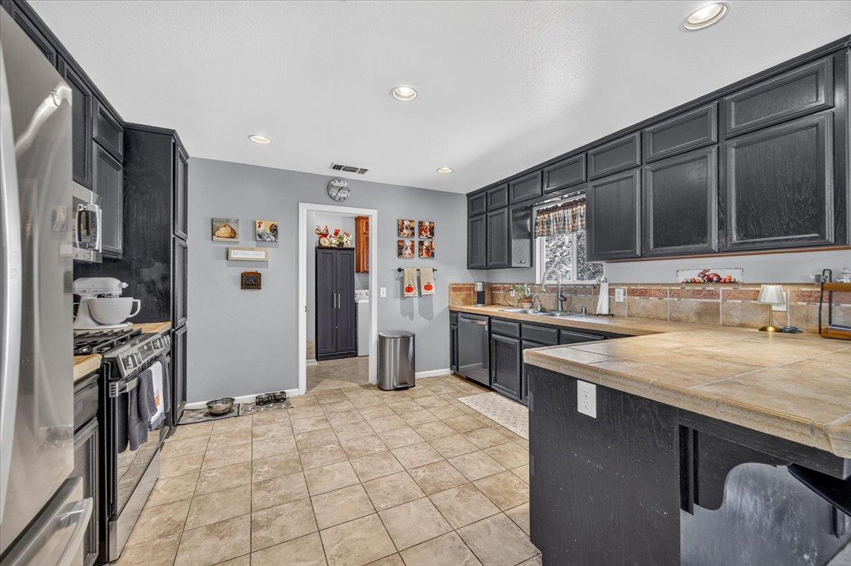 34122 Powerhouse Rd, Auberry, CA 93602